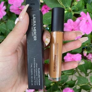 Laura Mercier flawless fusion concealer